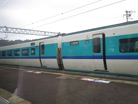 特急くろしお　擦れ違い