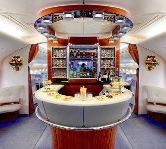 エミレーツ　ラウンジバー